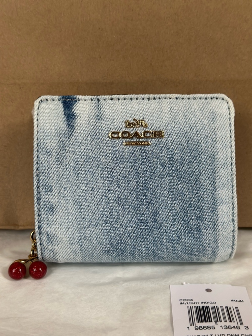 NWT Coach Snap Wallet In Loved Denim With Charm CEC35